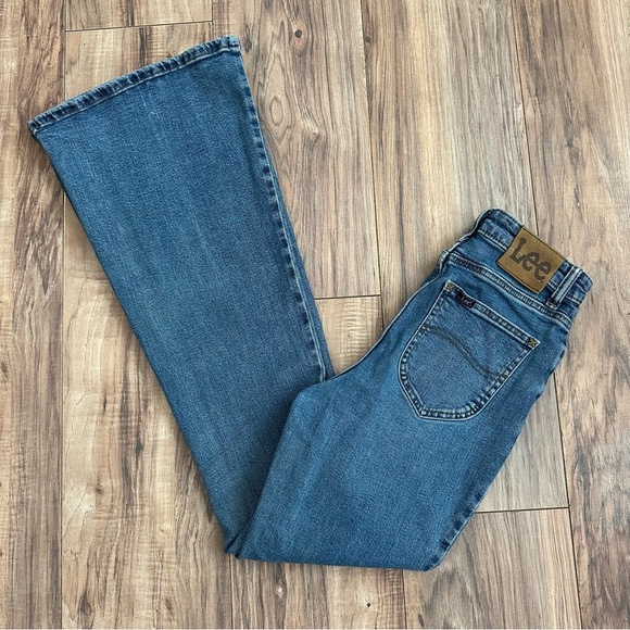 Vintage LEE Women's High Rise Flare Jeans Stretch Size: 24x33 (tag: 26) - Picture 1 of 7